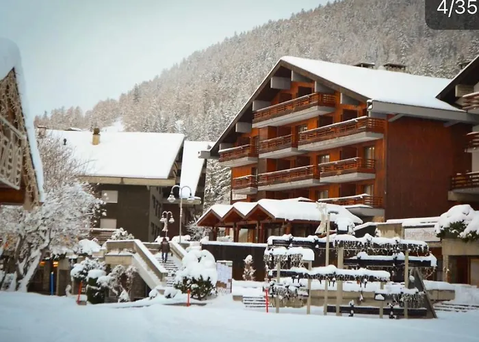 Des Masques Hotel 3*