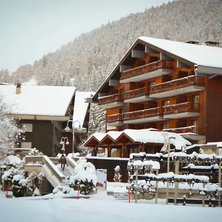 Des Masques Hotel 3*