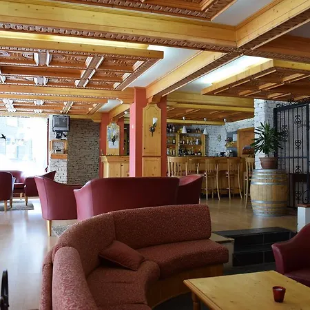 Des Masques 3* אנזיר