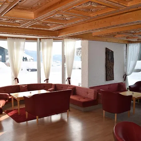 Des Masques מלון