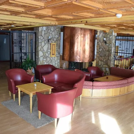 Des Masques מלון