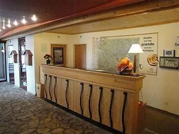 Des Masques מלון