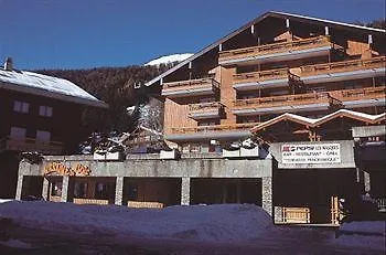 Des Masques אנזיר